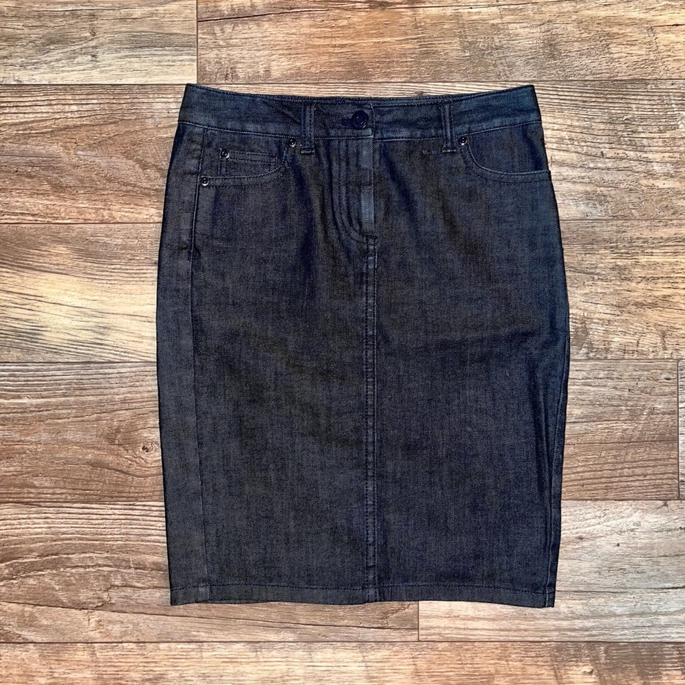 Ann Taylor Denim Pencil Skirt with Back Slit and Back Button Pockets size 0